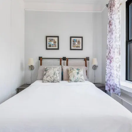 Exotic 2br At Midtown West Apartment *