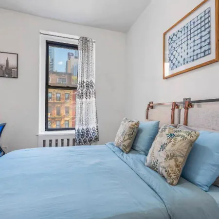 Exotic 2br At Midtown West