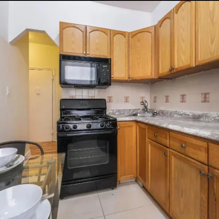 Exotic 2br At Midtown West Apartment
