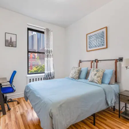 Exotic 2br At Midtown West