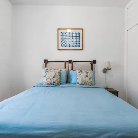 Exotic 2br At Midtown West *