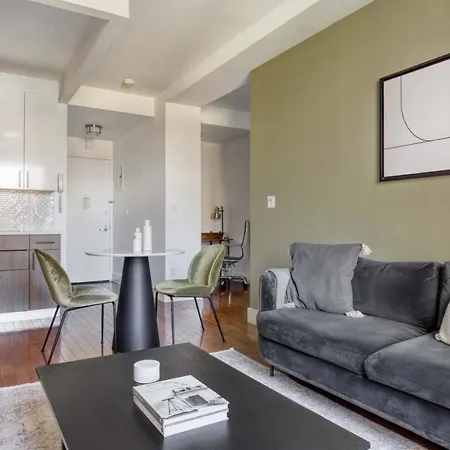 Apartment Uws 1br W Doorman Gym Nr Park Nyc-900