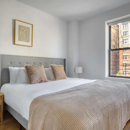 Uws 1br W Doorman Gym Nr Park Nyc-900 New York