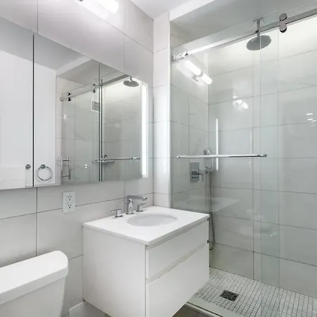 Theater District 1br Doorman Gym Garden Nyc-213 * New York