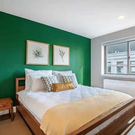 Theater District 1br Doorman Gym Garden Nyc-213 Apartment *