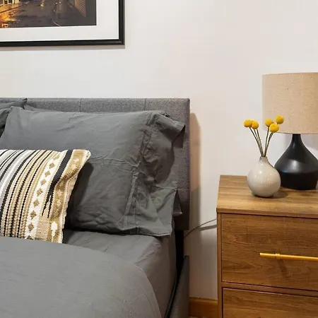 Cozy 2br In Nyc
