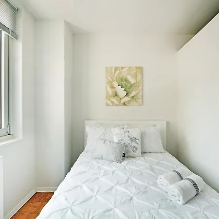 Exclusive 2br At Columbus Circle *