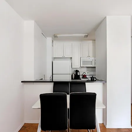 Exclusive 2br At Columbus Circle Apartment