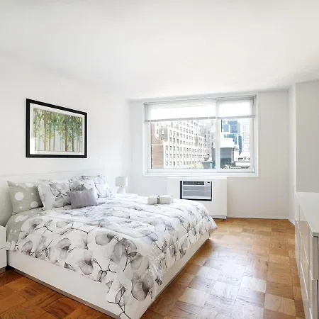 Exclusive 2br At Columbus Circle