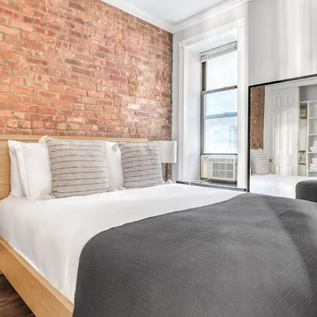 Soho 2br W Wd Balcony Nr Whole Foods Nyc-892