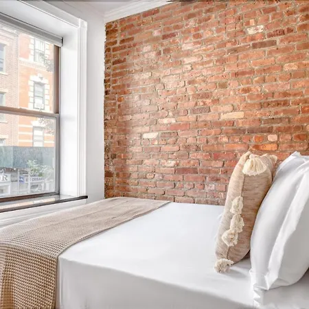Soho 2br W Wd Balcony Nr Whole Foods Nyc-892