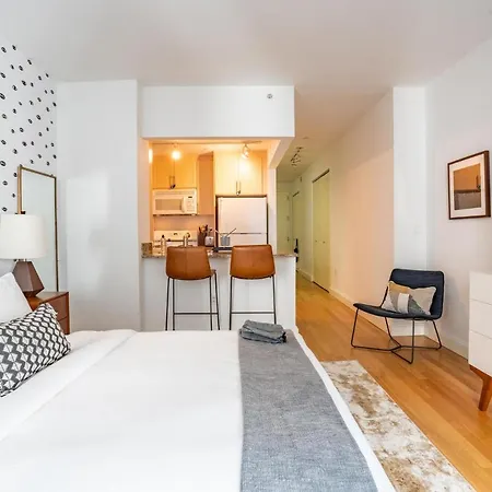 Apartment Exclusive Studio On St Pet-friendly Gym *