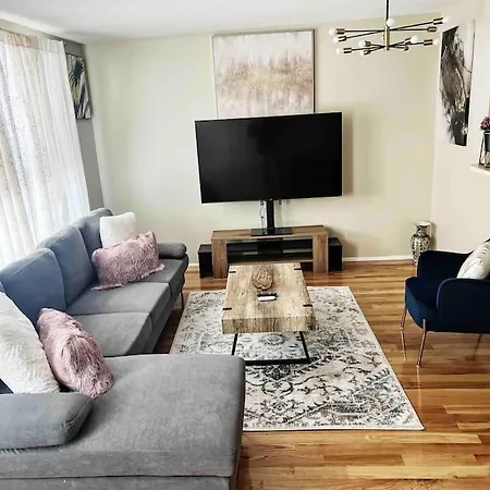 Spacious & Stylish 2br Apt In Bedstuy Apartment *