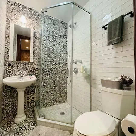 Holiday home Renovated Brownstone W Outdoor Space
