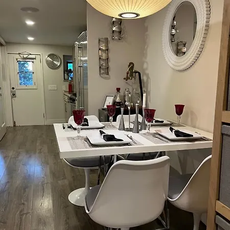 Lux 1 Bedroom With A Private Yard In A Historical Apartment