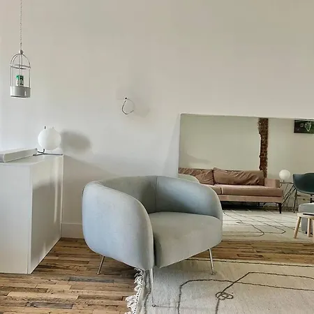 Deconstructed Loft In Greenpoint Apartment *