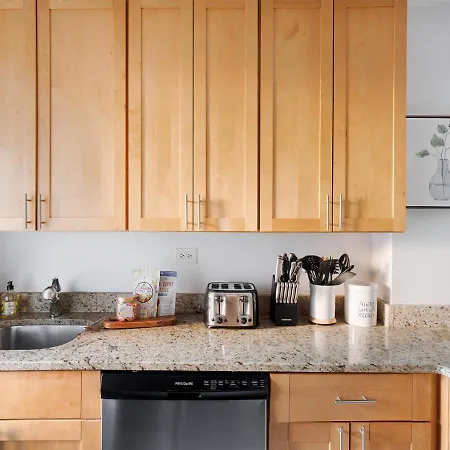 Elegant 3 Beds 2 Baths By Park Apartment