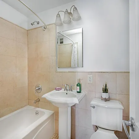 Elegant 3 Beds 2 Baths By Park * New York