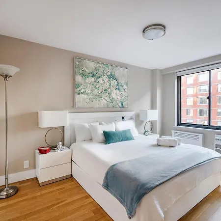 Elegant 3 Beds 2 Baths By Park