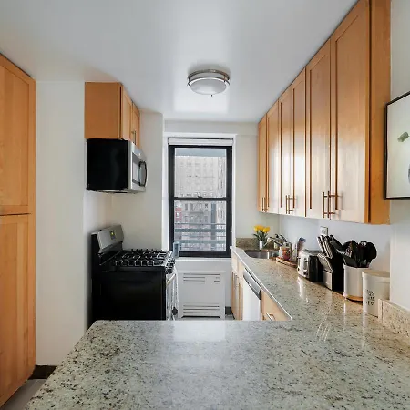 Elegant 3 Beds 2 Baths By Park Apartment New York