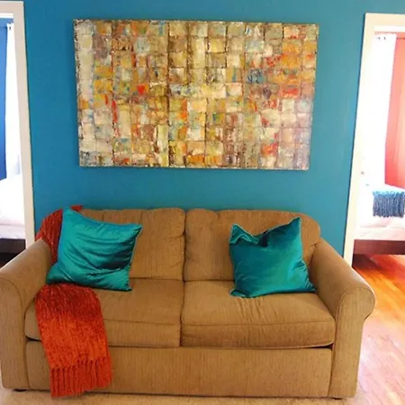 Relaxing 3 Bedroom Near Times Square New York