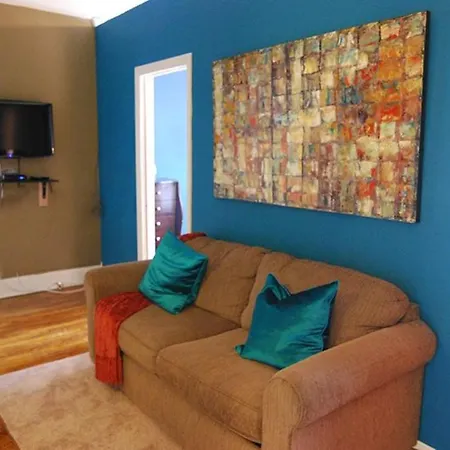 Relaxing 3 Bedroom Near Times Square New York