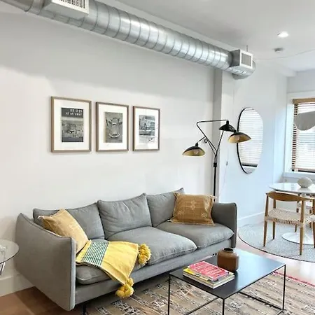 Minimalist Brooklyn Gem To Yourself * New York