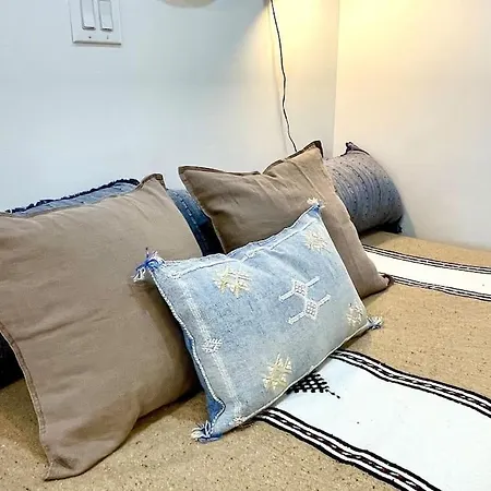 Apartment Minimalist Brooklyn Gem To Yourself *
