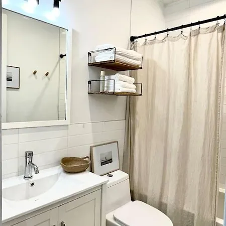 Minimalist Brooklyn Gem To Yourself Apartment New York