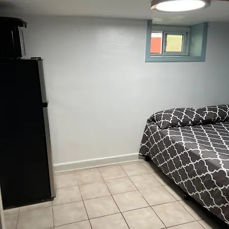 Basement H 1 Apartment *
