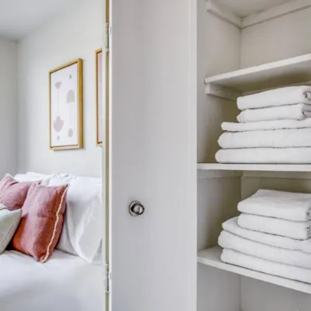 Apartment Lovely 1 Bedroom Service