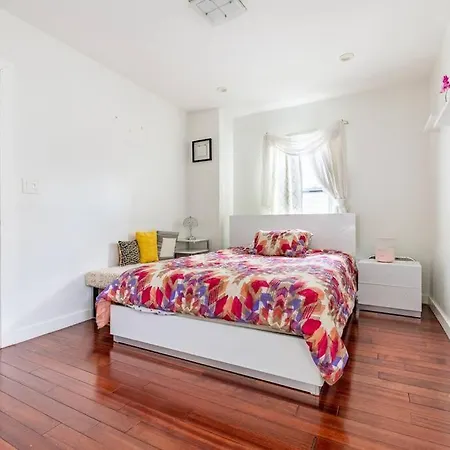 Cheerful 3-bedroom With Parking Holiday home *