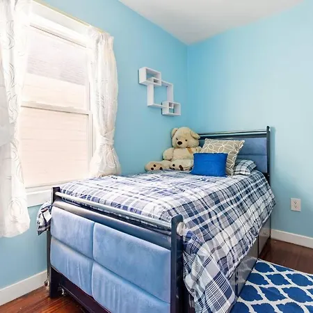 Cheerful 3-bedroom With Parking Holiday home *