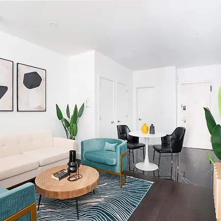 444-4c Newly Renovated Studio In Hell's Kitchen New York