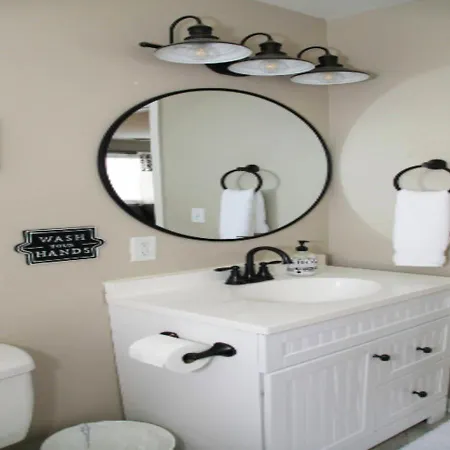 Modern 3 Bed At Mid West Apartment
