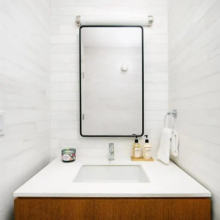 Modern Studio At East Side *