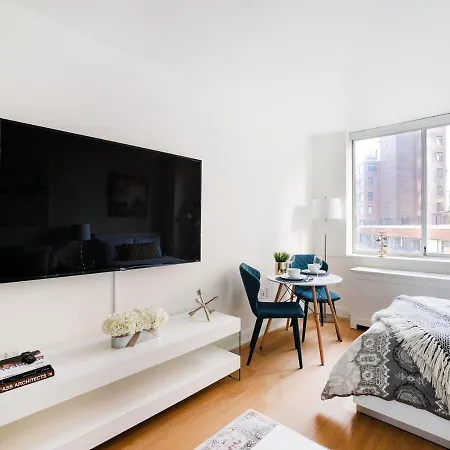 Modern Studio At East Side *