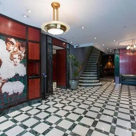 Hotel Washington Square 4*