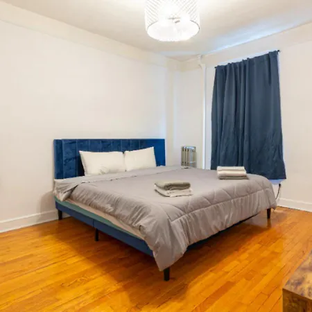 Designer Three Bd In Nyc * New York