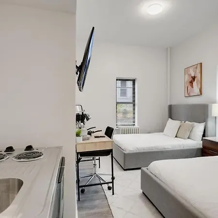 Bay Ridge Gem: Stylish & Serene Getaway Apartment *