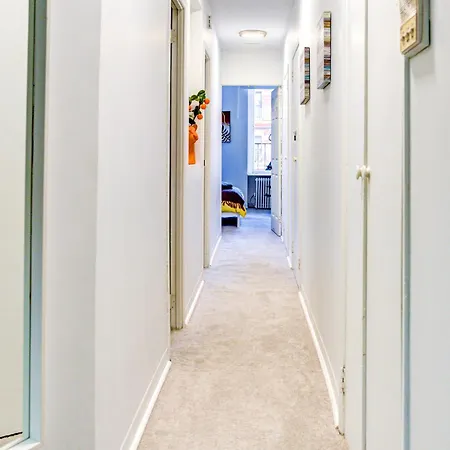 Heavenly Suites In Perfect Location Of Hell Kitchen Apartment
