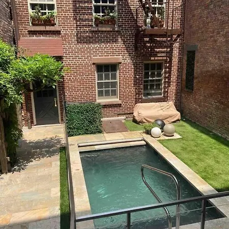 Designer West Village Pool House Apartment *