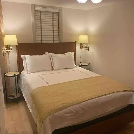 Designer West Village Pool House Apartment *