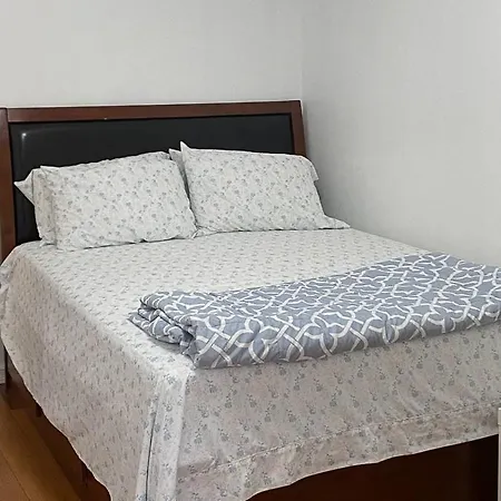 Apartment Comfy 4 Bedroom In Nyc!