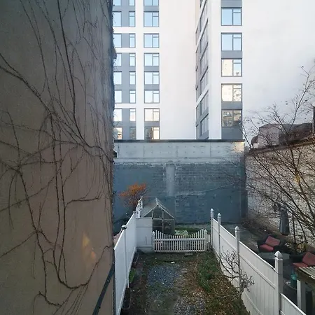 Comfy 4 Bedroom In Nyc! Apartment