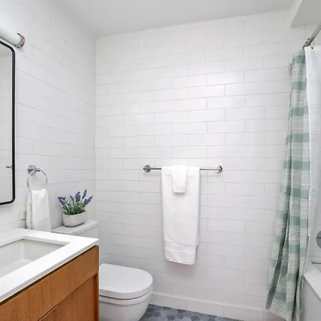 Apartment Luxurious 2 Bedroom In *
