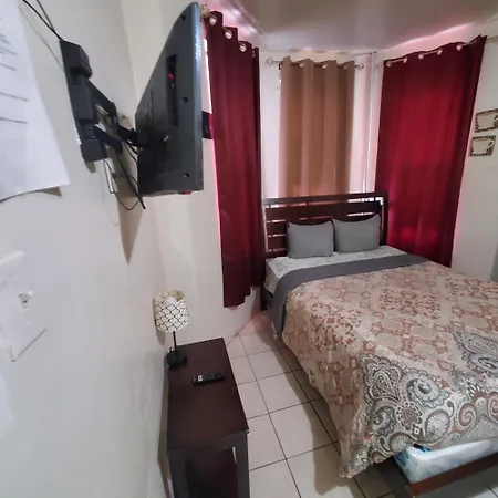 Timpson Pl Studio Apartment