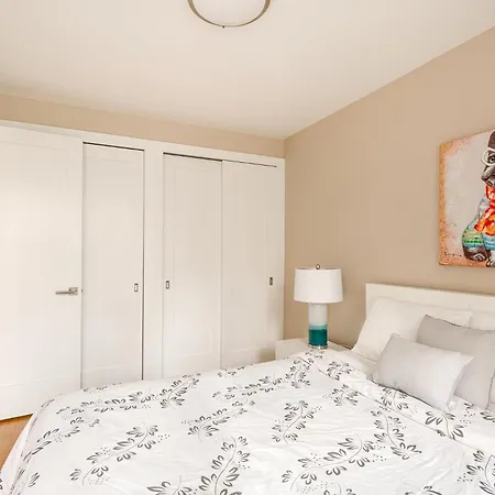 Lovely 2 Bedroom Unit In Nyc!