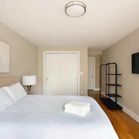Lovely 2 Bedroom Unit In Nyc! *