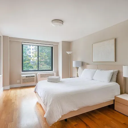 Lovely 2 Bedroom Unit In Nyc! Apartment